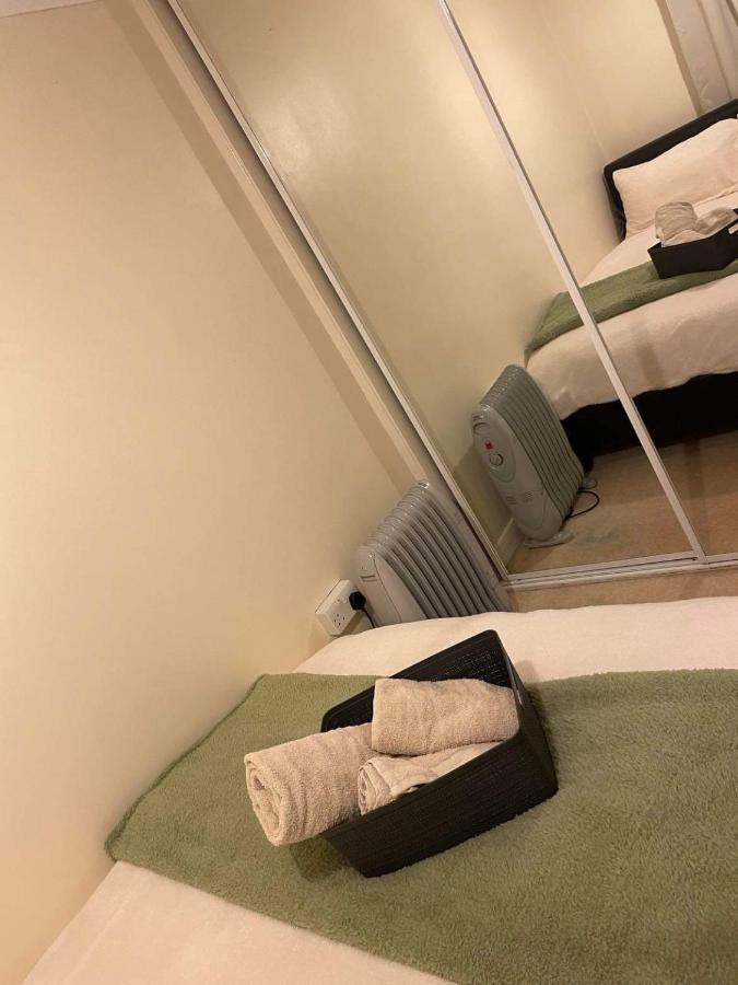 קרוידון Cozy Homestay מראה חיצוני תמונה